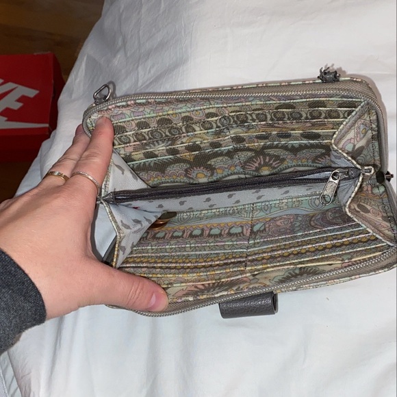 Wallet with phone slot - Picture 3 of 4